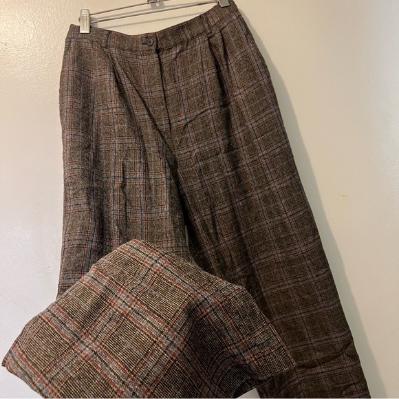 Women’s Classic Plaid Trousers - Picture 4 of 13